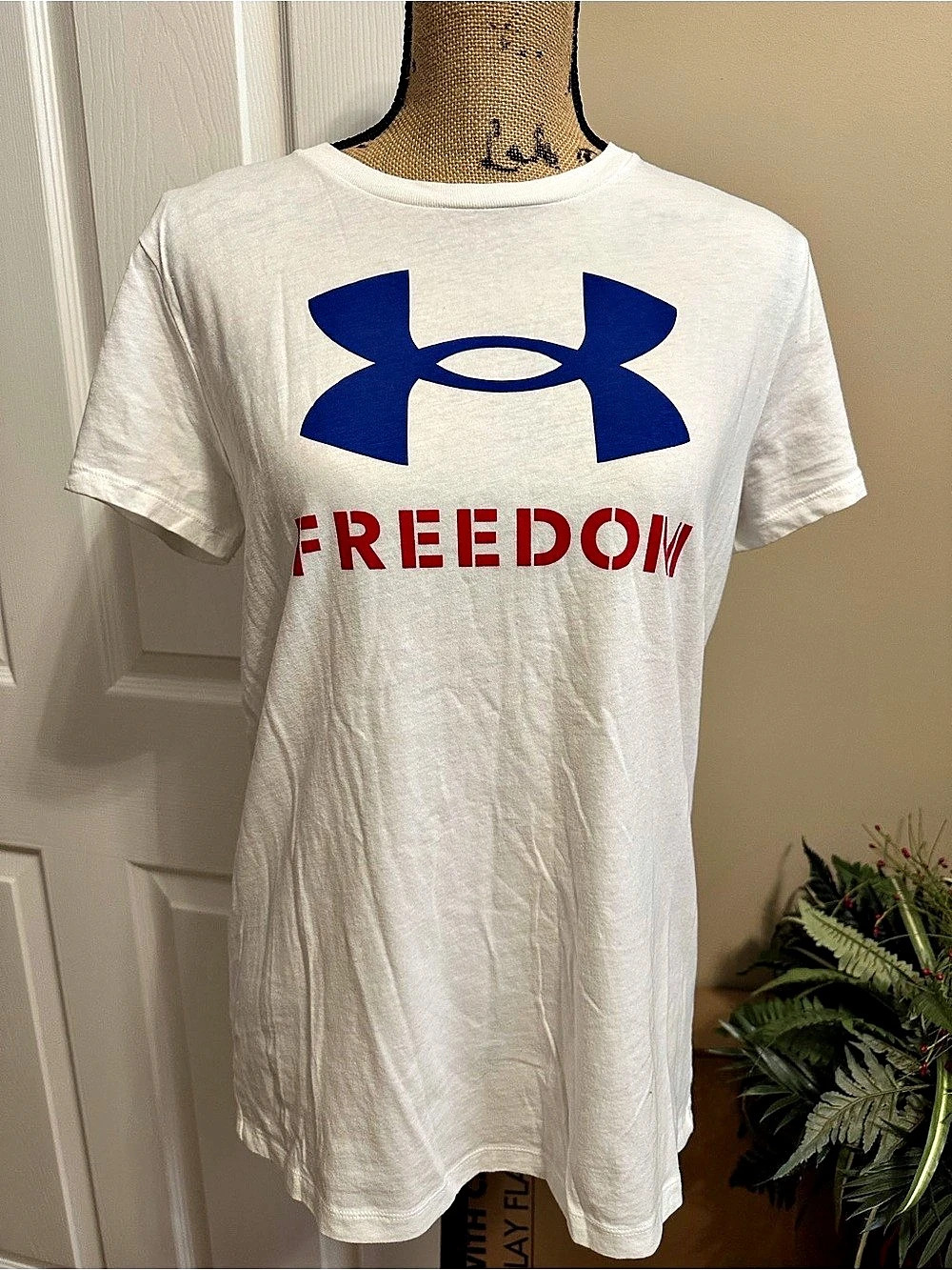 Under Armour UA Freedom Flag Graphic Short-Sleeve T-Shirt Tee White & Red Medium